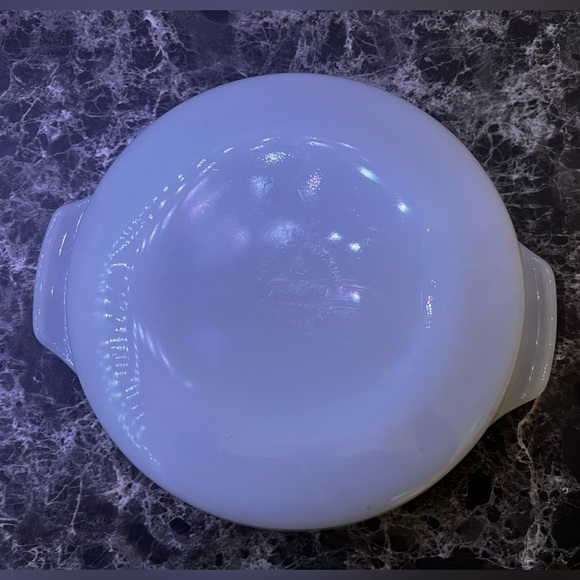 Fire King Candle Glow 1 1/2qt Casserole Dish - Picture 5 of 7